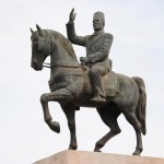 Statue_Habib_Bourguiba_challenges-tn
