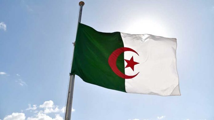 challenges-tn-drapeau-algérien