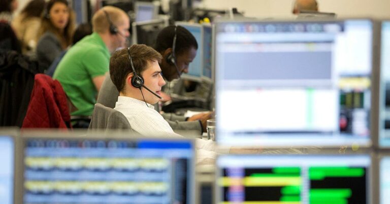 Les Bourses européennes clôturent dans le rouge, Wall Street en baisse à mi-séance
