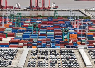 Chine : les exportations bondissent de 36,3 % en septembre, Singapour maintient sa politique monétaire
