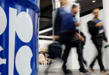 L’OPEP+ suspend ses hausses de production, les marchés réagissent